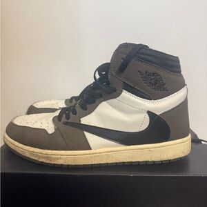 Travis Scott x Air Jordan 1 High Mocha Brown – Replica (10-Men’s)